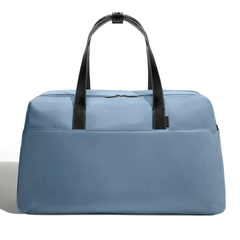 Away The Weekender Bag in Coast Blue